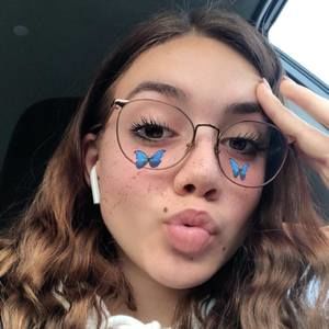 Meet your Posher, Lorie